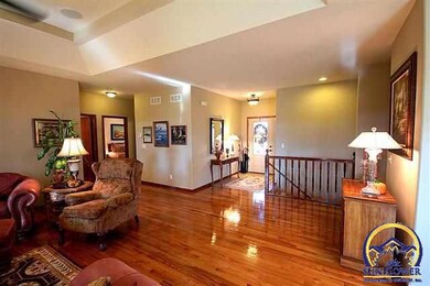 6305 SW 47th Ct, Topeka, KS 66610 - photo 2