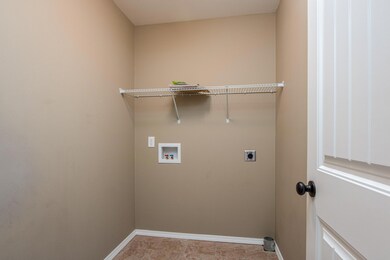 Nicole 1004 E Highview Dr 1