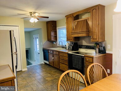 224 Oakfield Dr, Newark, DE 19713 - photo 6