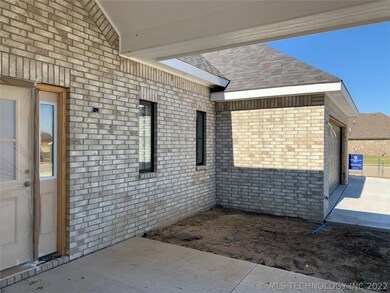 327 Emery Ln, Bartlesville, OK 74006 - photo 2
