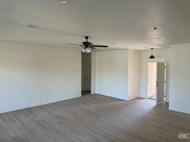 17901 Hambletonian Dr, Stallion Springs, CA 93561 - photo 6