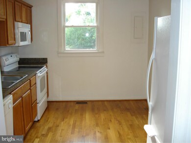 320 Given St, Colonial Beach, VA 22443 - photo 4