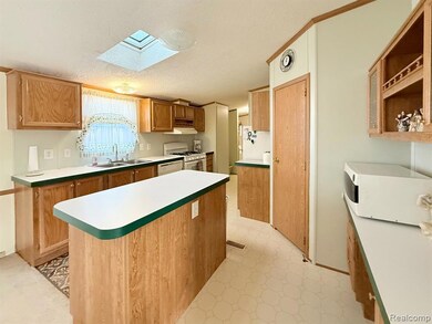 8737 Daniel Dr, Newport, MI 48166 - photo 6