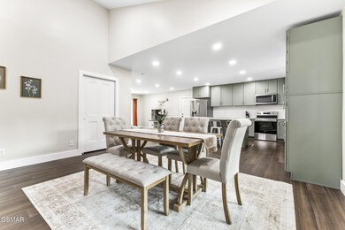 Light and Bright Dining Area