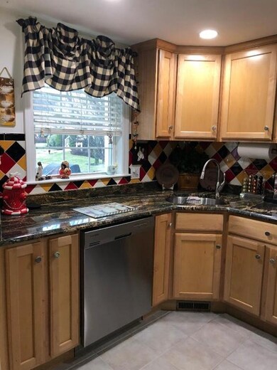 309 Tamarack Ln, Abington, MA 02351 - photo 6