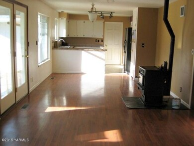 Fam Rm/Din Rm/Kitchen