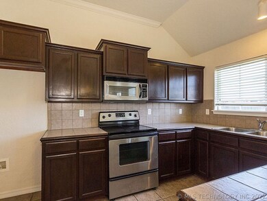 3215 E Hudson St, Broken Arrow, OK 74014 - photo 7