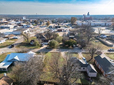 805 Gove St, Perry, OK 73077 - photo 7