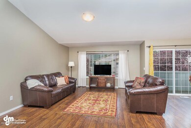 Living Room_IMG_4587-SMALL