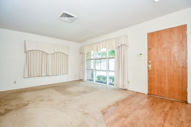 6335 Wynnwood Ln, Houston, TX 77008 - photo 4