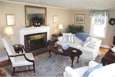 10 Beach St, Marblehead, MA 01945 - photo 3