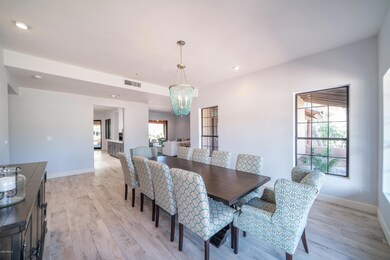 DRAMATIC DINING ROOM