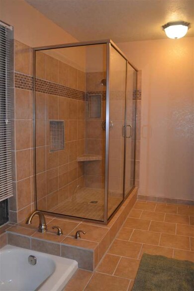 8- Master Shower