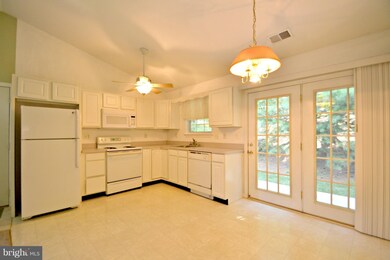 2014 Rudy Serra Dr unit B, Sykesville, MD 21784 - photo 6