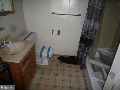 433 S 5th St, Reading, PA 19602 - photo 4