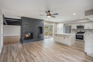 8641 Broadmoor St, Overland Park, KS 66212 - photo 5