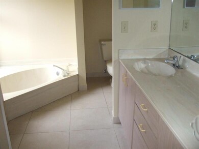 940 SW Abingdon Ave - Listing Pics (6)