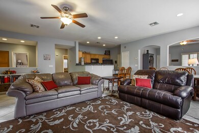 008_Family Room