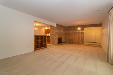 828 Sassafras Ln Niles MI-large-003-19-S