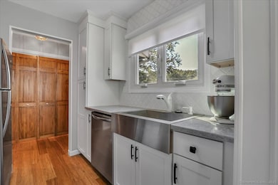 332 Songbird Ln unit 332, Southington, CT 06489 - photo 5