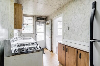 5816 Phillips Ave, Pittsburgh, PA 15217 - photo 7