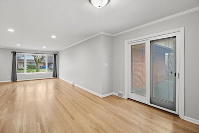 unlisted-address, Wilmette, IL 60091 - photo 3