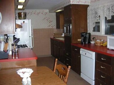 Kitchen Convenient layout including a pantry!