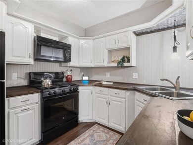 808 SW 2nd St, Stuart, IA 50250 - photo 6