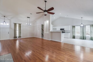 Living Room/Dining