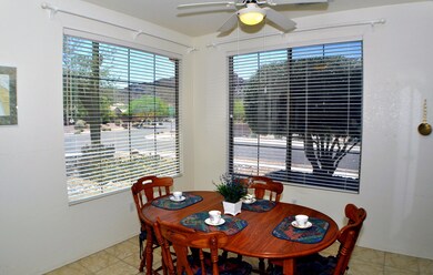 Kitchen eat-in area