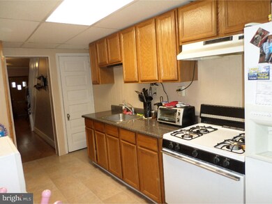 320 Kline St, Reading, PA 19611 - photo 6