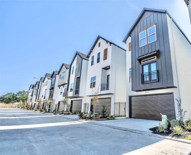 3707 Creekmont Gardens Ln, Houston, TX 77091 - photo 2