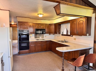 609 Walnut St, Sanborn, IA 51248 - photo 5