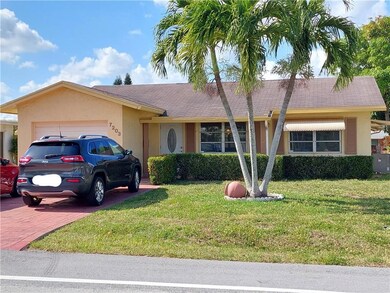 7203 NW 76th St, Tamarac, FL 33321 - photo 2