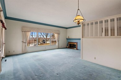 3815 Indiandale Cir SE, Cedar Rapids, IA 52403 - photo 7