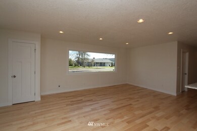 2343 30th Ave, Longview, WA 98632 - photo 3