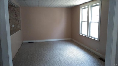 Main House (2424 Victor) Dining Area