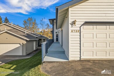 05-6739DELONGLANDINGCIR_ZHM_005