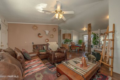 005_Living Room