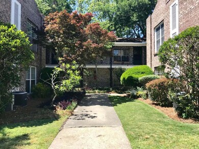 Colony E76 Courtyard