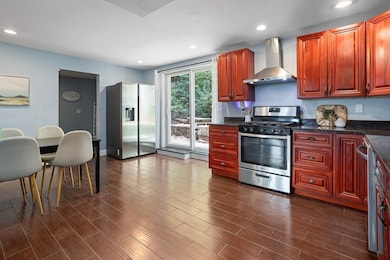 494 Salem St, Malden, MA 02148 - photo 2