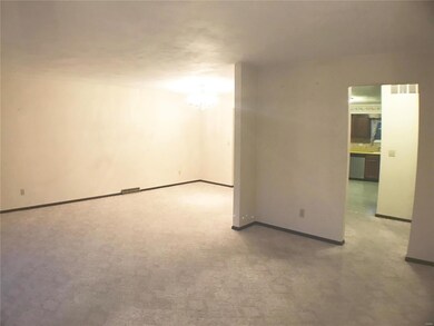 LIVING ROOM DINING ROOM