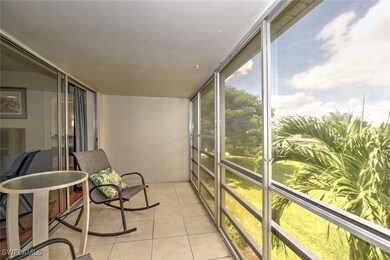 8740 Lueck Ln unit 5, Fort Myers, FL 33919 - photo 4