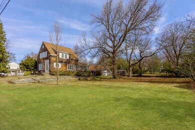 27 Pleasant St, Plainville, MA 02762 - photo 4