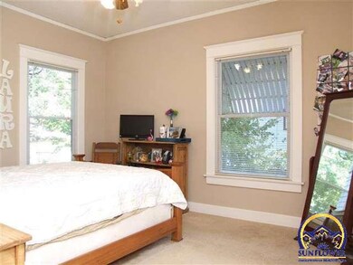 126 SW Broadmoor Ave, Topeka, KS 66606 - photo 5