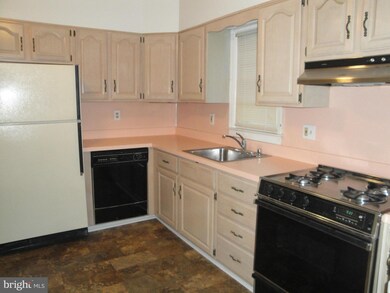 323 3rd Ave, Halethorpe, MD 21227 - photo 4