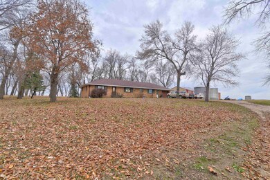 2560 360th Ave, Estherville, IA 51334 - photo 7