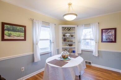 7 Dining Room