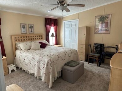 611 Sunshine Dr unit 611, Frostproof, FL 33843 - photo 5