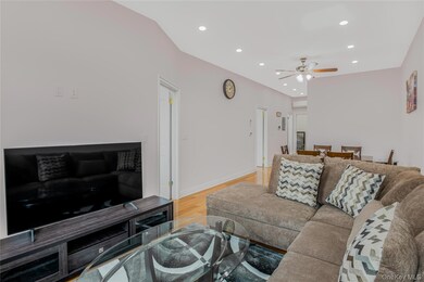 43-47 44th St unit 3F, Sunnyside, NY 11104 - photo 2